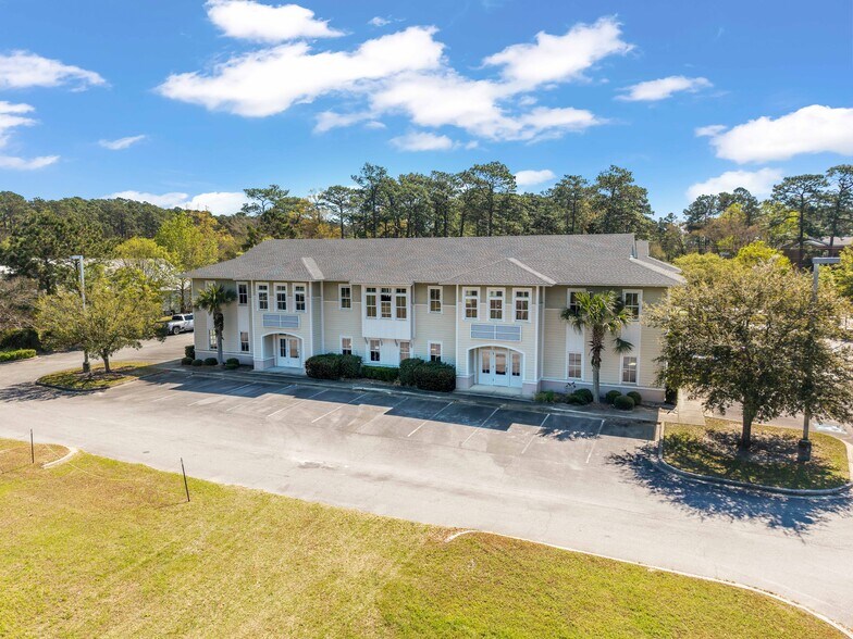 More Photos Of 100 Timber Trail Rd, Richmond Hill Office For Sale
