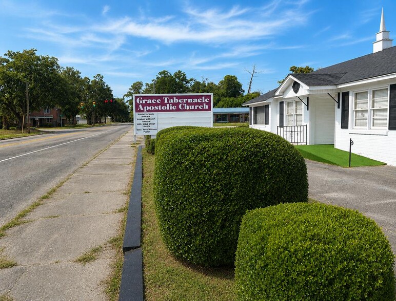 More Photos Of 1244 N Lee St, Valdosta Religious Facility For Sale