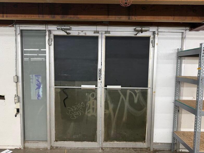 More Photos Of 1907 S St, Sacramento Warehouse For Sale