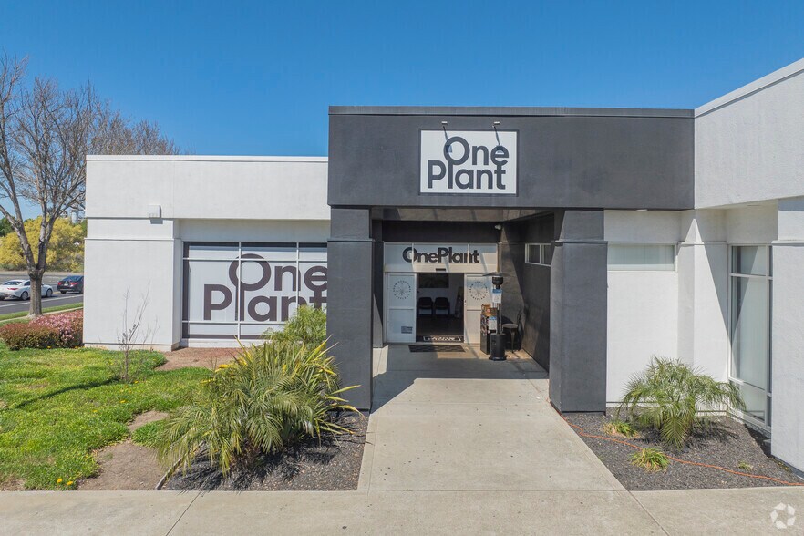 More Photos Of 2701 W 10th St, Antioch Freestanding For Sale