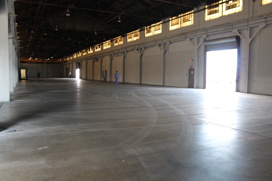 More Photos Of 2301 Duss Ave, Ambridge Warehouse For Lease