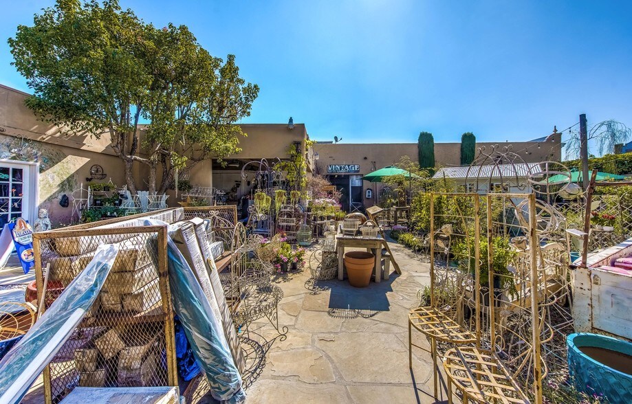 More Photos Of 401 W Chapman Ave, Orange General Retail For Sale