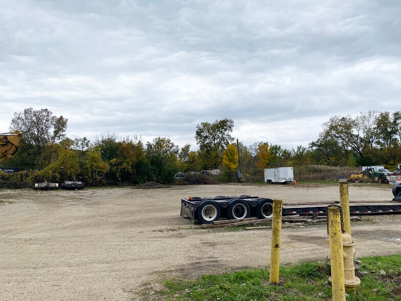 More Photos Of 331 Elliot St, West Chicago Warehouse For Lease