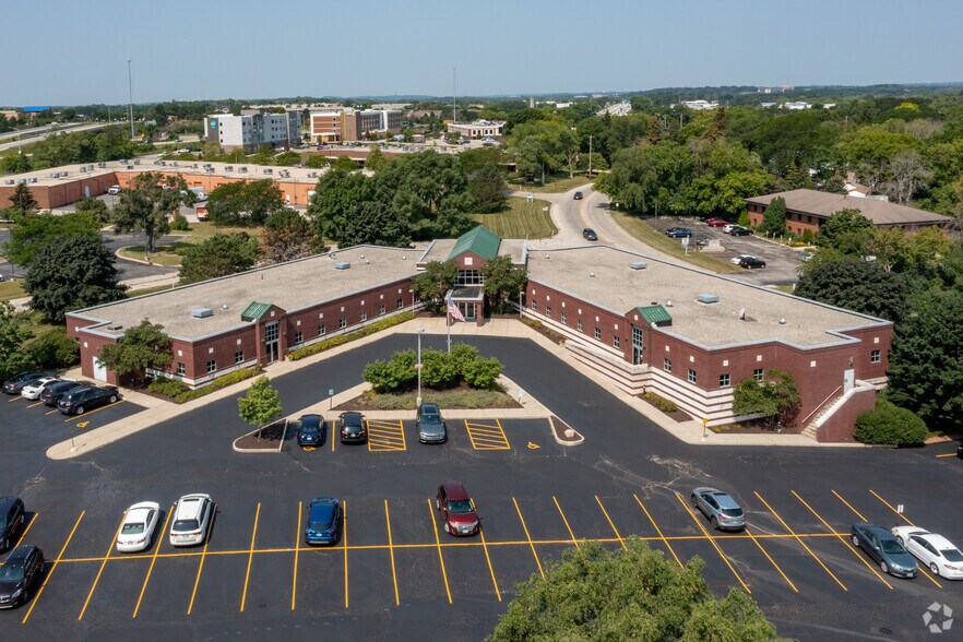 More Photos Of 20611 Watertown Rd, Waukesha Medical For Lease