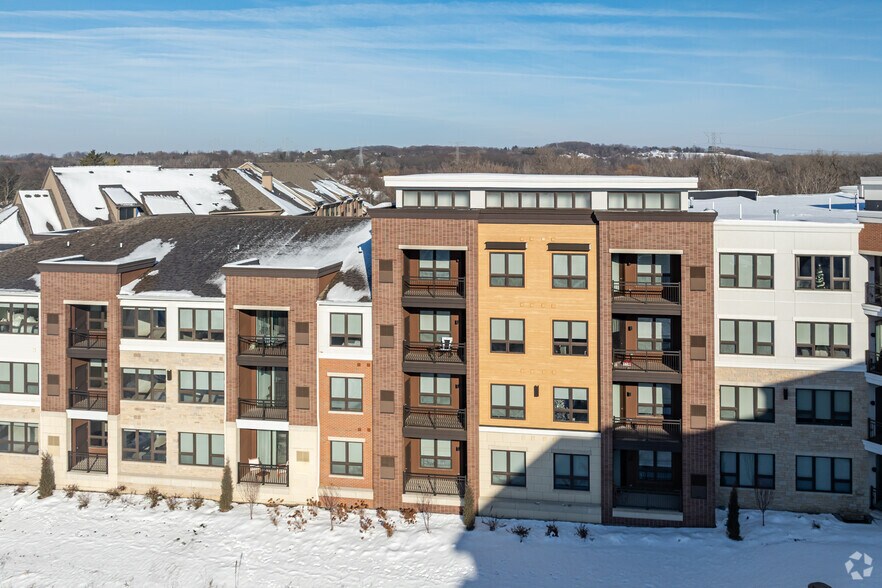 More Photos Of 20200 W Bluemound Rd, Brookfield Apartments For Lease