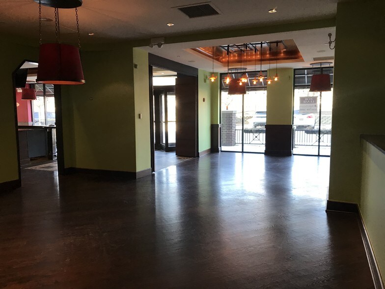 More Photos Of 1 Walker Ave, Clarendon Hills Office For Lease