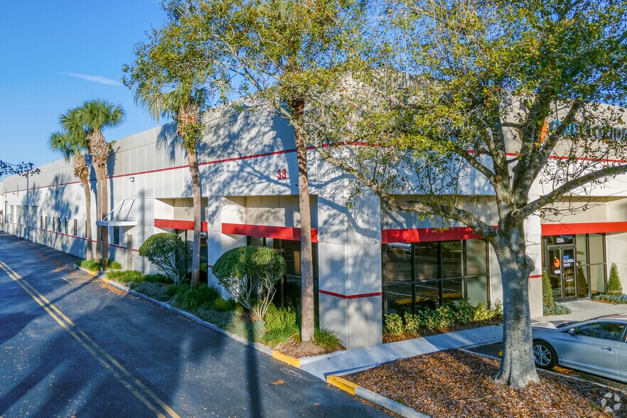 More Photos Of 33 W Pineloch Ave, Orlando Warehouse For Lease