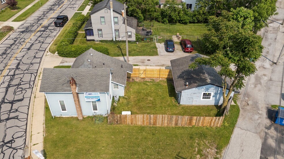 More Photos Of 755 Chicago St, Valparaiso General Retail For Sale