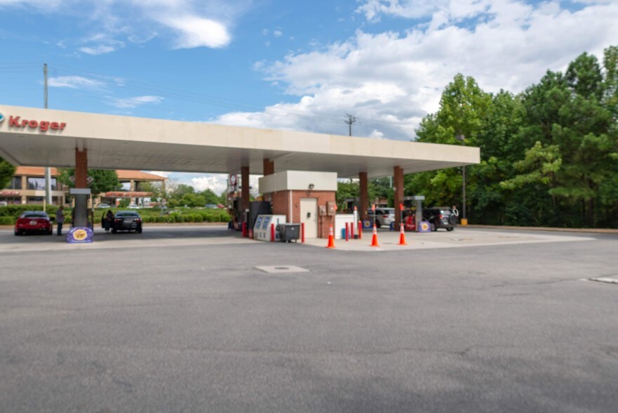 More Photos Of 11877 Douglas Rd, Alpharetta Unknown For Lease