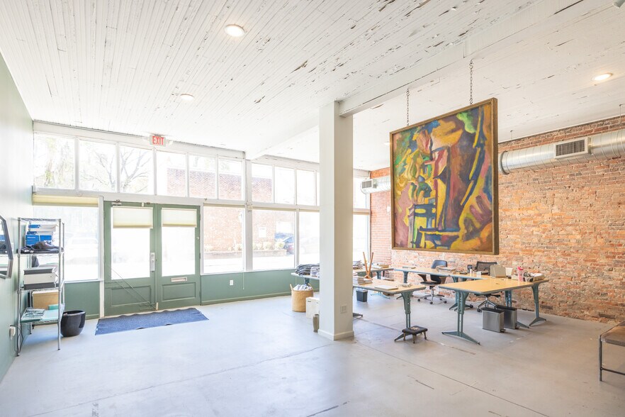 More Photos Of 220 Whitaker St, Savannah Storefront For Sale