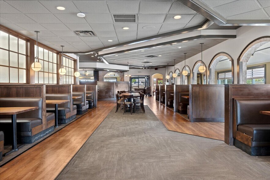 More Photos Of 1202 Murfreesboro Rd, Franklin Restaurant For Lease