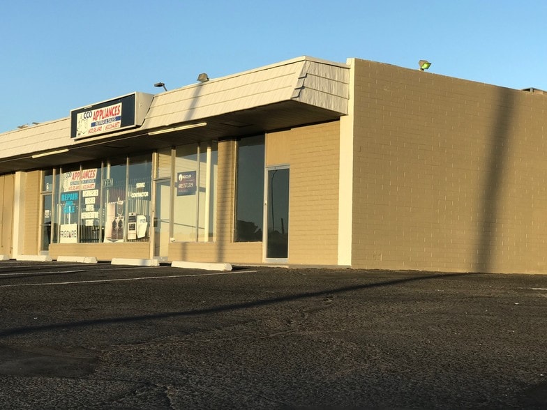 More Photos Of 8385 W Grand Ave, Peoria General Retail For Sale