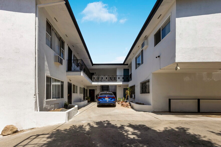 More Photos Of 3112 Estara Ave, Los Angeles Apartments For Sale