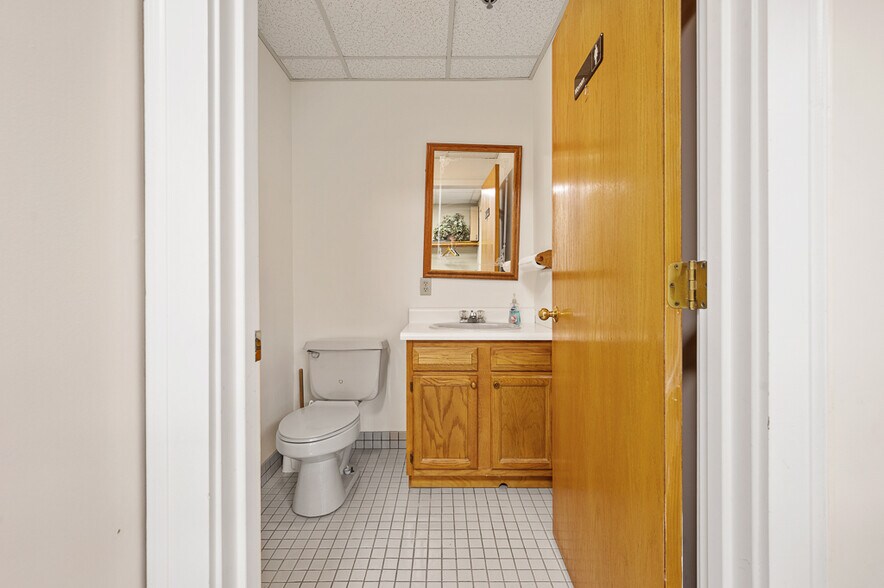 More Photos Of 176 East Main St, Westborough Medical For Sale