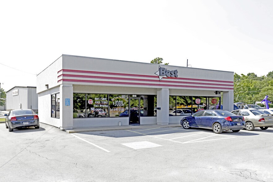 More Photos Of 1519 S School Ave, Fayetteville Auto Dealership For Lease