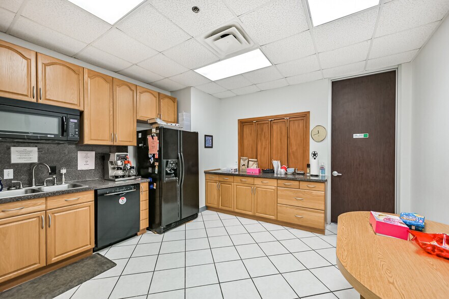 More Photos Of 4701 Preston Ave, Pasadena Office Residential For Sale