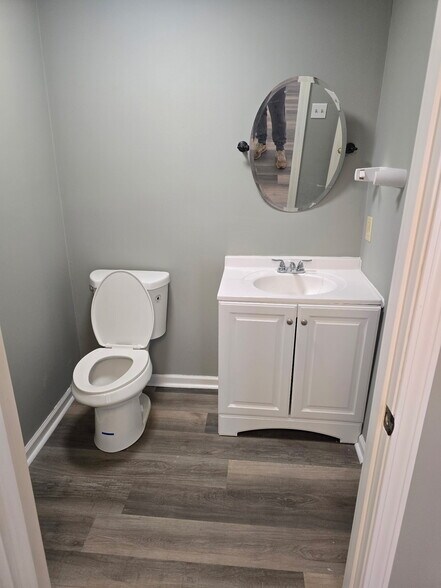 More Photos Of 30 Vanick Rd rd, Riverside General Retail For Lease