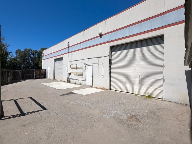More Photos Of 3140 El Camino Real Ave, Atascadero Warehouse For Lease