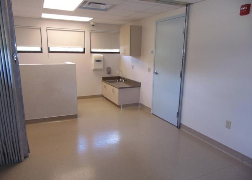 More Photos Of 323 Breakneck Rd, Connellsville Office For Sale