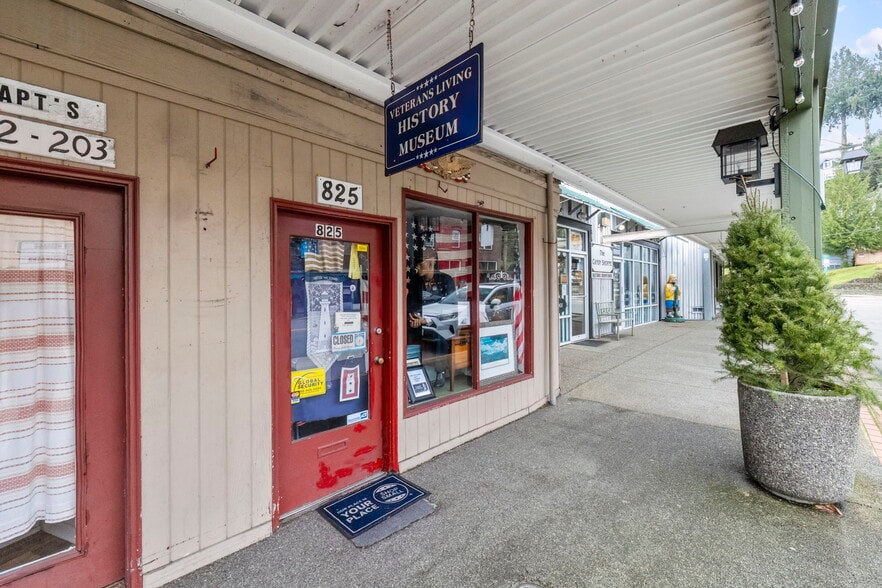 More Photos Of 821-825 Bay St, Port Orchard Storefront Retail Residential For Sale