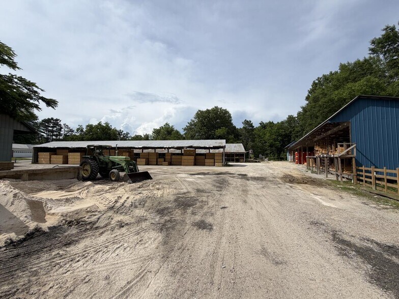 More Photos Of 114 Dogwood Ave, Middleton Auto Repair For Sale