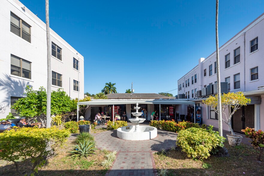 Primary Photo Of 2001 Polk St, Hollywood Assisted Living For Sale