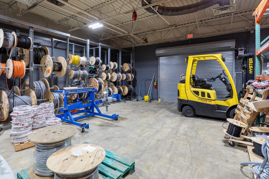 More Photos Of 199 Kedron Ave, Folsom Freestanding For Lease