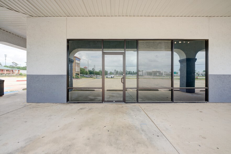More Photos Of 324 Fm-1960 Rd, Houston General Retail For Sale