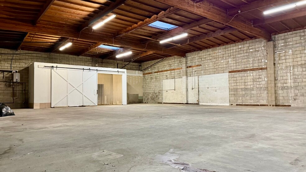 More Photos Of 9604 Valley Blvd, Rosemead Industrial For Sale