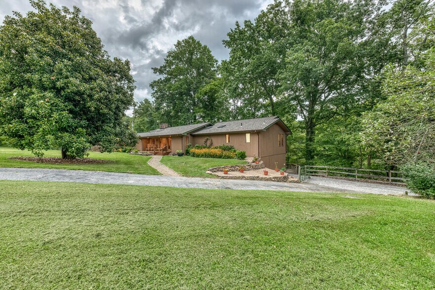 More Photos Of 19080 N Fork River Rd, Abingdon Specialty For Sale