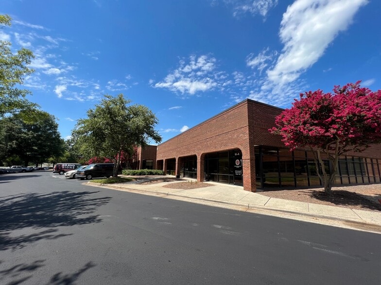 More Photos Of 18-22 Oak Branch Dr, Greensboro Light Distribution For Lease