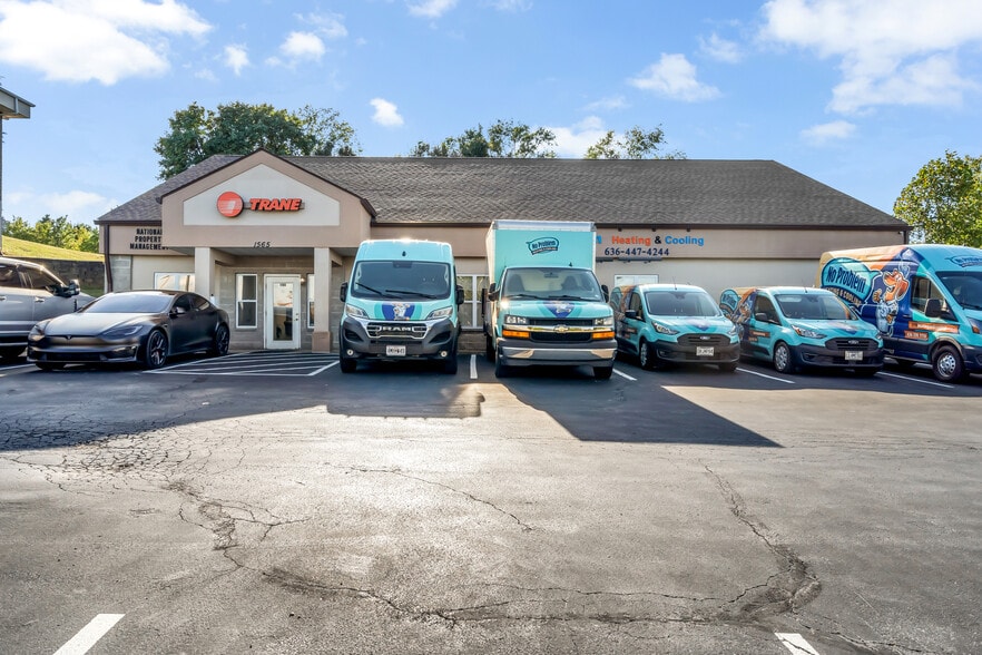 More Photos Of 1565 Kisker Rd, Saint Charles Office For Sale