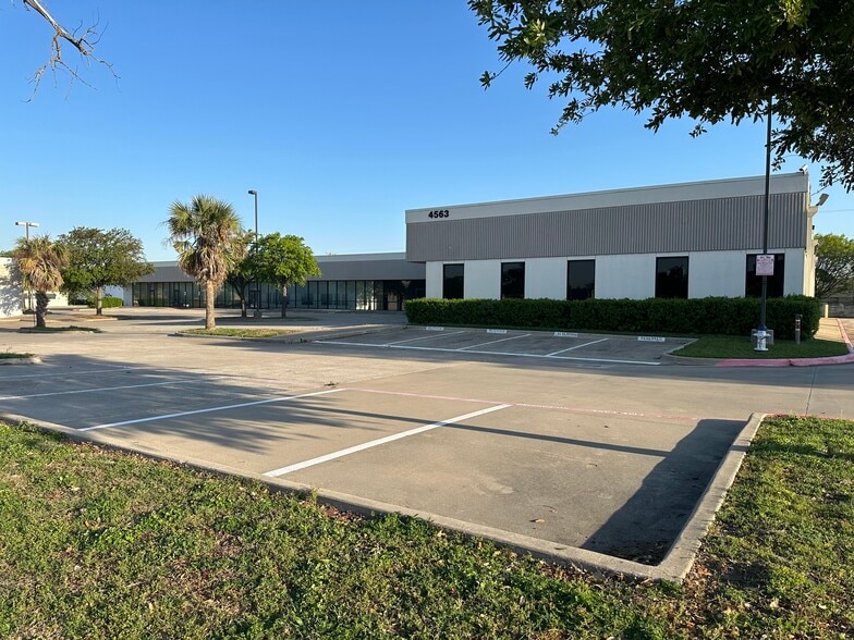More Photos Of 4563 W Walnut St, Garland Storefront Retail Office For Lease