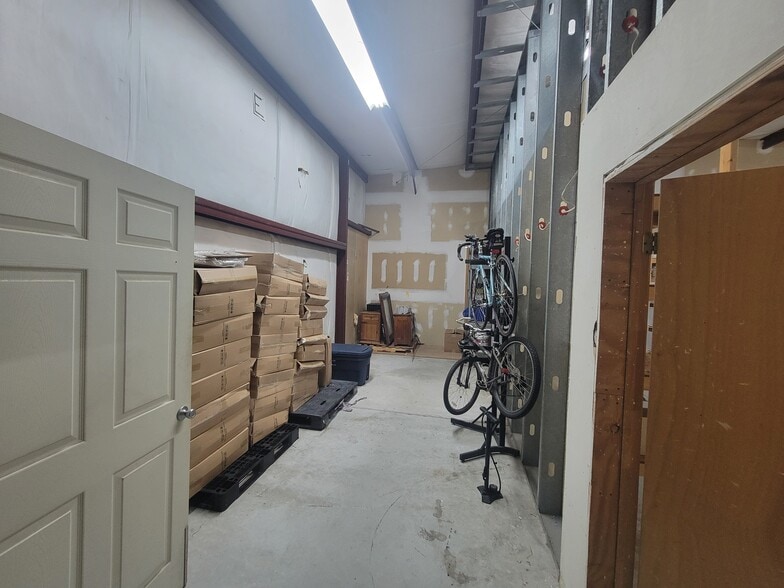 More Photos Of 6600 Windmill Way, Wilmington Industrial For Lease