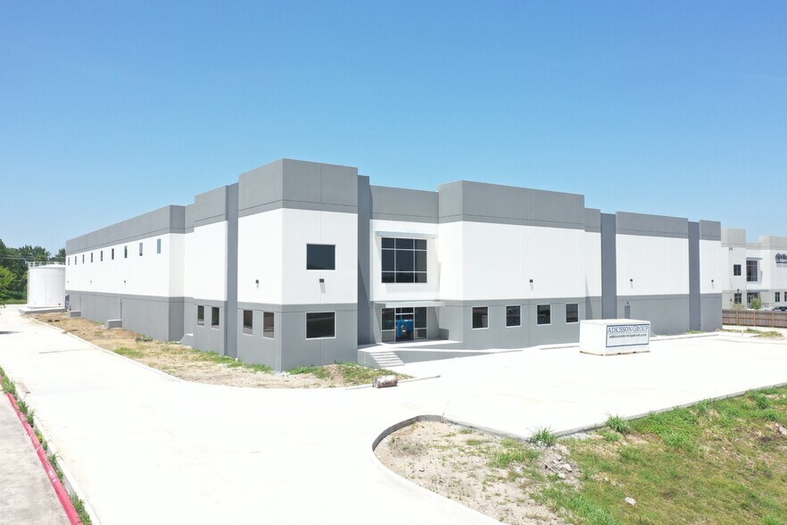 More Photos Of Beltway 8 & Fellows Rd, Houston Distribution For Lease
