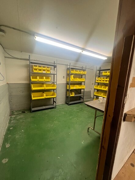 More Photos Of 3840 Bayshore Blvd, Brisbane Service For Lease