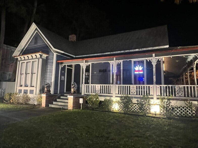 More Photos Of 117 S French Ave, Sanford Restaurant For Lease