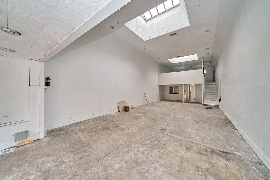 More Photos Of 5959 W 3rd St, Los Angeles Storefront Retail Office For Lease