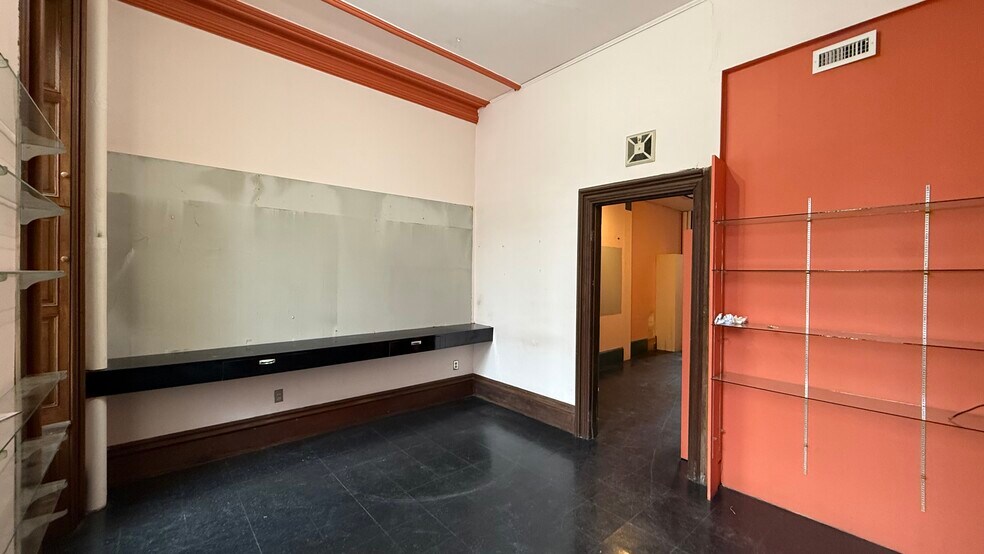 More Photos Of 32 N 3rd St, Easton General Retail For Lease