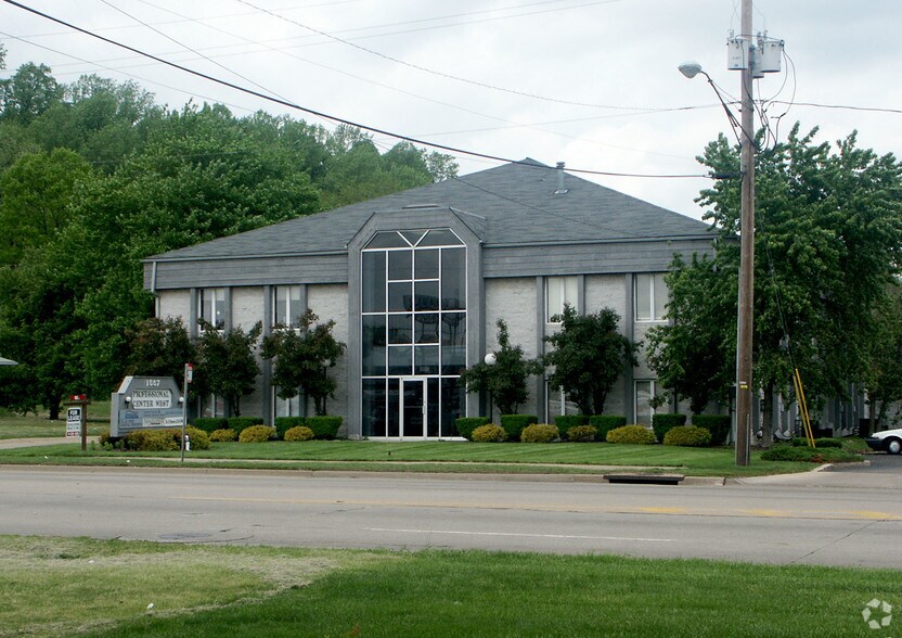 More Photos Of 1557 Vernon Odom Ave, Akron Medical For Lease