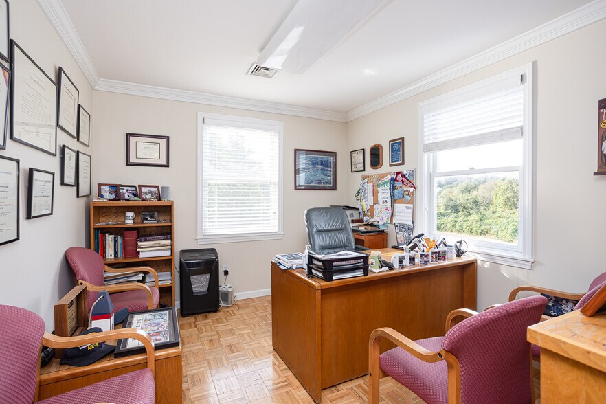 More Photos Of 345 Valley Rd, Middletown Medical For Sale