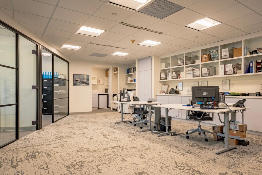 More Photos Of 50 Broadway, Hawthorne Flex For Lease