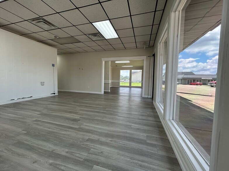 More Photos Of 440 S Hillcrest Dr, Sulphur Springs Medical For Sale