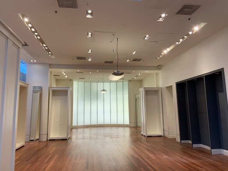 More Photos Of 805 SW Broadway, Portland Office For Lease