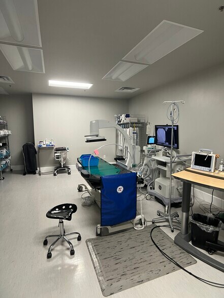 More Photos Of 535 E McKellips Rd, Mesa Office For Sale