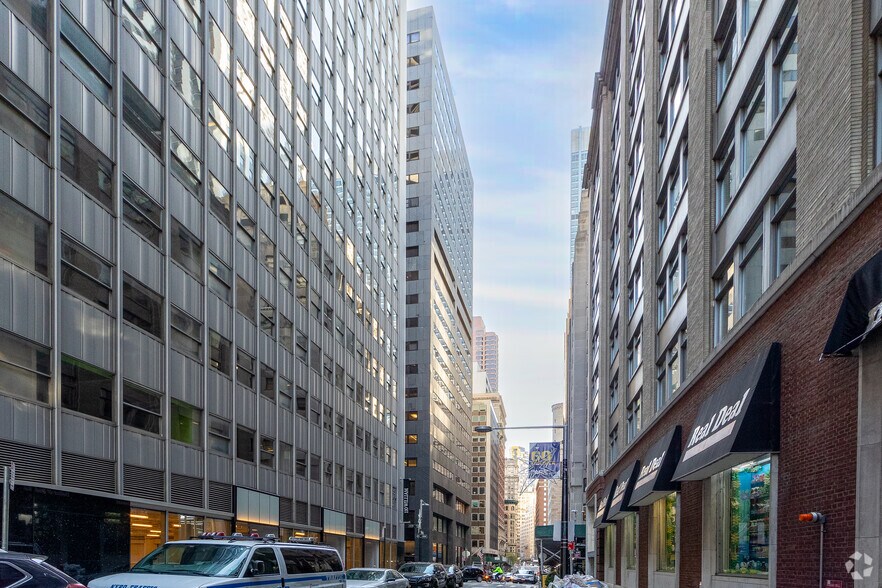 More Photos Of 100 William St, New York Office For Lease