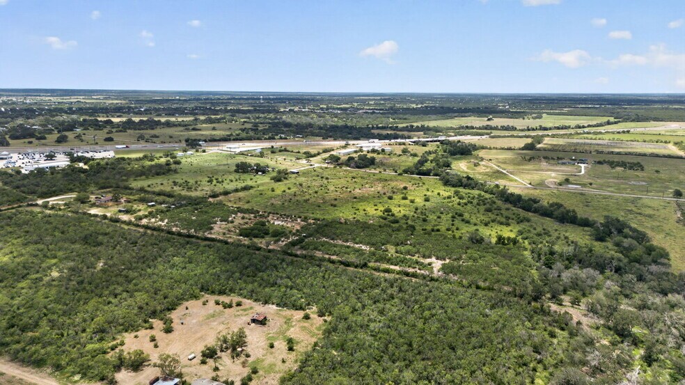 More Photos Of 180 County Road 777, Devine Land For Sale