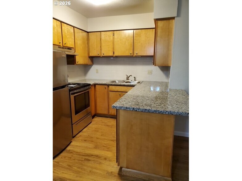 More Photos Of 1607 NE 26th Ave, Portland Apartments For Sale