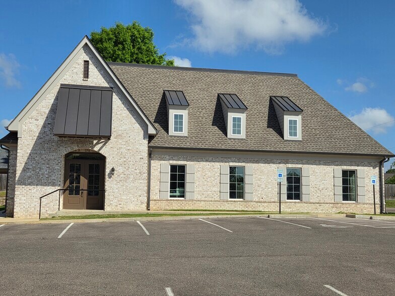 More Photos Of 6634 Summer Knoll Cv, Bartlett Medical For Lease