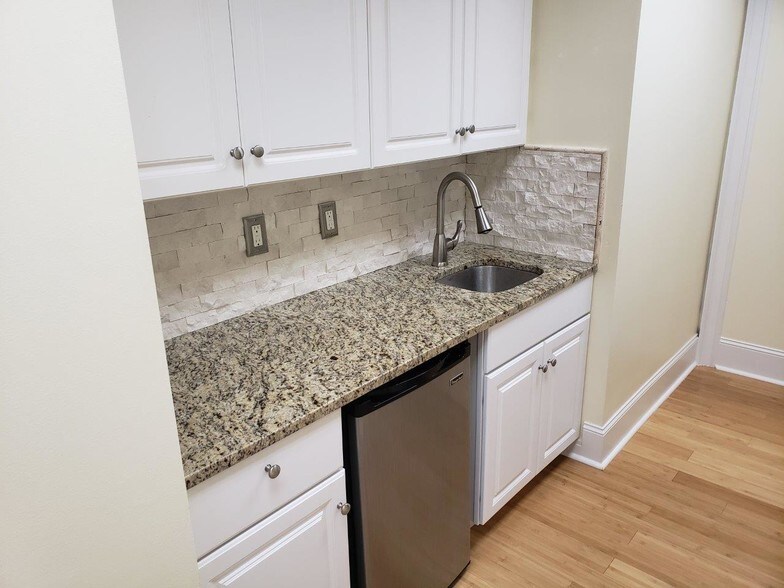 More Photos Of 308 Maxwell Rd, Alpharetta Office For Lease